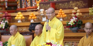 Buổi Tọa đàm Phật pháp chủ đề: “Làm chủ cảm xúc” trong khóa tu học lần 12