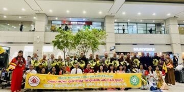 Cộng đồng Phật tử Viện Chuyên Tu tại Hàn Quốc, đón đoàn Chư Tôn Đức cùng Phật tử quang lâm chứng minh và tổ chức khoá tu học lần thứ 13 chủ đề: “Hoá giải nỗi ưu phiền”.