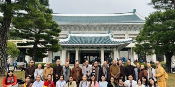 Đoàn hoằng pháp tham quan Cảnh Phúc Cung, Thanh Ngõa Đài, chùa Tào Khê – Seoul